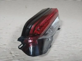 Фонарь в крышку багажника Toyota RAV4 50 XA50 правый 2018- OEM 81560-0R030 общий вид лицевой панели