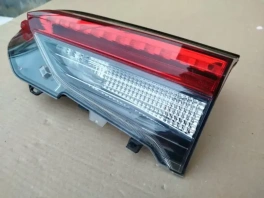 Фонарь в крышку багажника toyota rav4 50 xa50 2018- задн. прав.