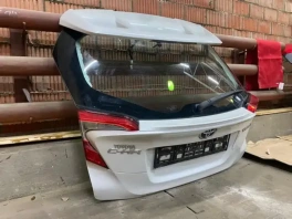 Крышка багажника Toyota C-HR 2020- (MAXH10, NGX10,50, ZGX10) OEM 67005-F4010 задняя вид сверху