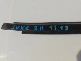 Задняя правая бархотка Nissan Juke F15 2010-2019 OEM 828201KA0A общий вид