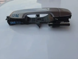 69210-F4030 Передняя правая ручка двери Toyota C-HR 2020- спереди с крепежными элементами