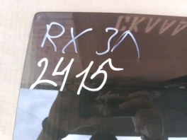 Стекло двери заднее левое Lexus RX 4 (2015-2022) при дневном освещении