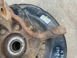 Кулак поворотный правый Toyota Camry 70 XV70 2017-2023 OEM 43210-33020 общий вид