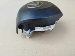 Подушка безопасности в руль Lexus GS 4 2020- 45130-30740-C0 крупным планом для осмотра