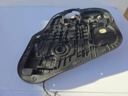 Дверная карта Kia Sorento Prime задняя левая лицевая сторона OEM 83471-C5000